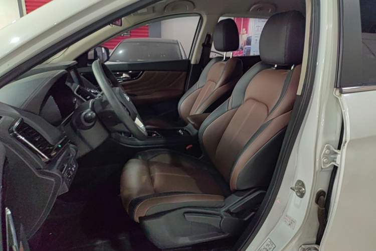 Used Dongfeng Aeolus AX7 2018 Classic 1.6T Automatic Elite Model Left Front Seat