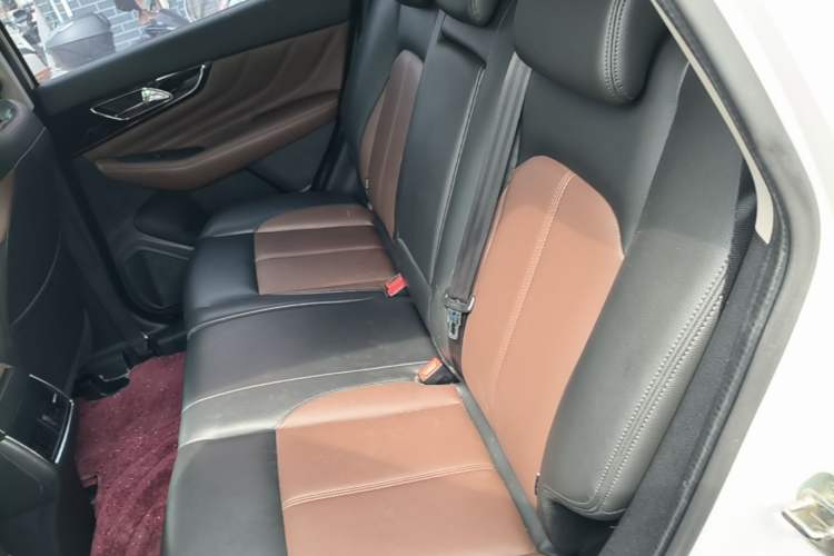 Used Dongfeng Aeolus AX7 2018 Classic 1.6T Automatic Luxury Model Left Rear Seat