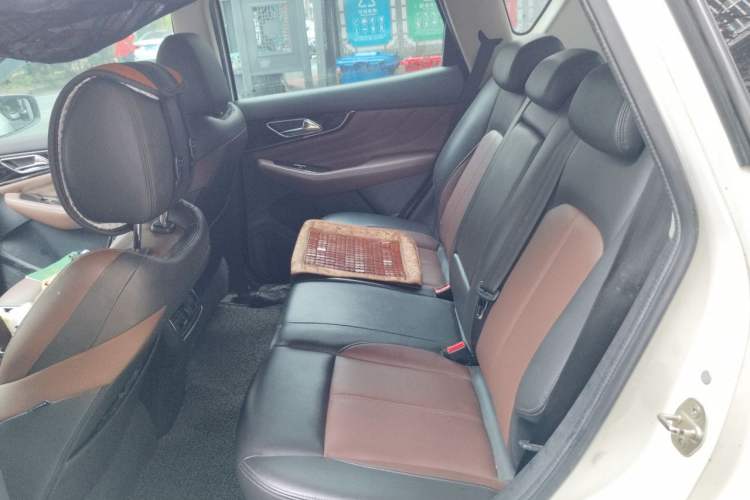 Used Dongfeng Aeolus AX7 2018 Classic 1.6T Automatic Luxury Model Left Rear Seat