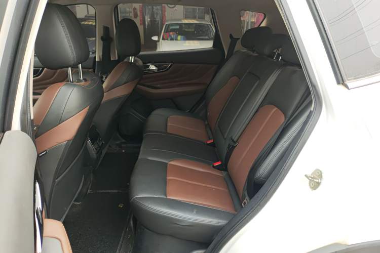 Used Dongfeng Aeolus AX7 2018 Classic 1.6T Automatic Luxury Model Left Rear Seat