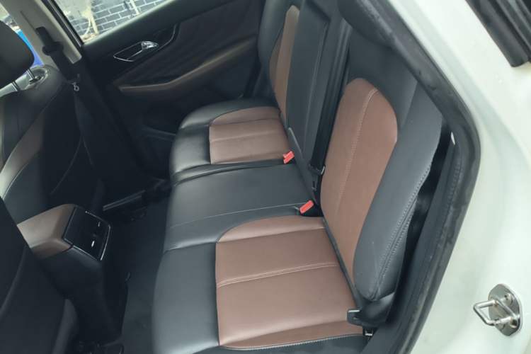 Used Dongfeng Aeolus AX7 2018 Classic 1.6T Automatic Luxury Model Left Rear Seat