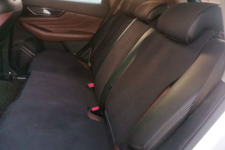Used Dongfeng Aeolus AX7 2018 Classic 1.6T Automatic Luxury Model Left Rear Seat