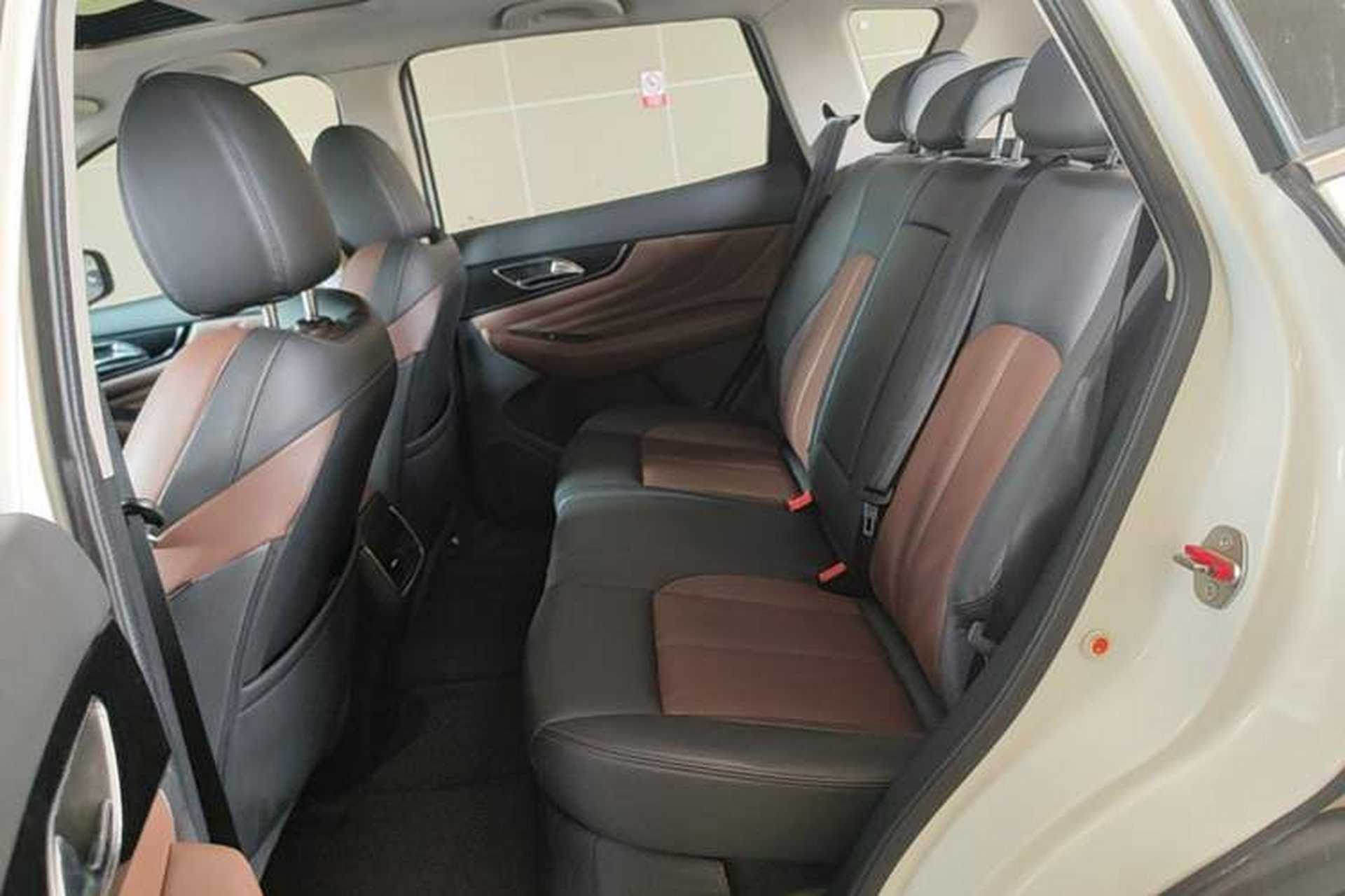 Used Dongfeng Aeolus AX7 2018 Classic 1.6T Automatic Prestige Model Left Rear Seat