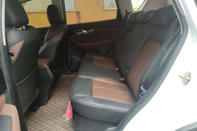 Used Dongfeng Aeolus AX7 2018 Classic 1.6T Automatic Luxury Model Left Rear Seat