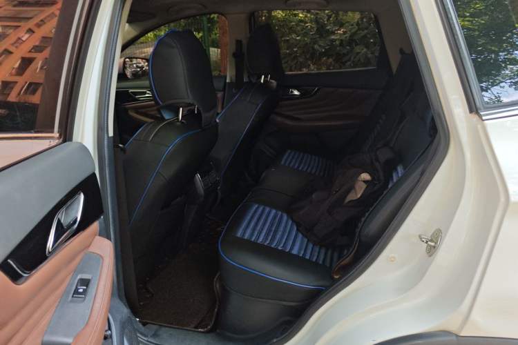 Used Dongfeng Aeolus AX7 2018 Classic 1.6T Automatic Luxury Model Left Rear Seat