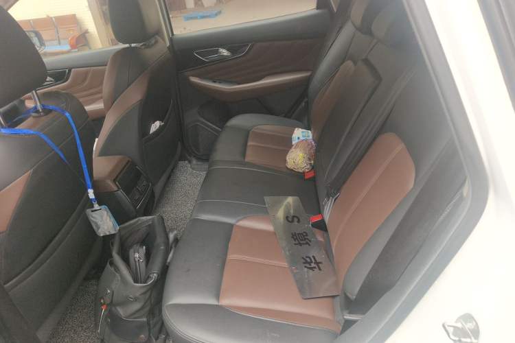 Used Dongfeng Aeolus AX7 2018 Classic 1.6T Automatic Luxury Model Left Rear Seat