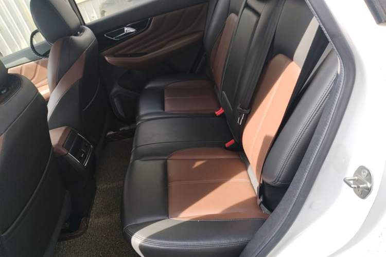 Used Dongfeng Aeolus AX7 2018 Classic 1.6T Automatic Luxury Model Left Rear Seat