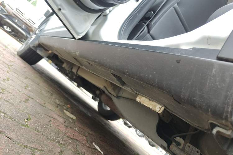 Used Dongfeng Aeolus AX7 2018 Classic 1.6T Automatic Luxury Model Left Side Sill