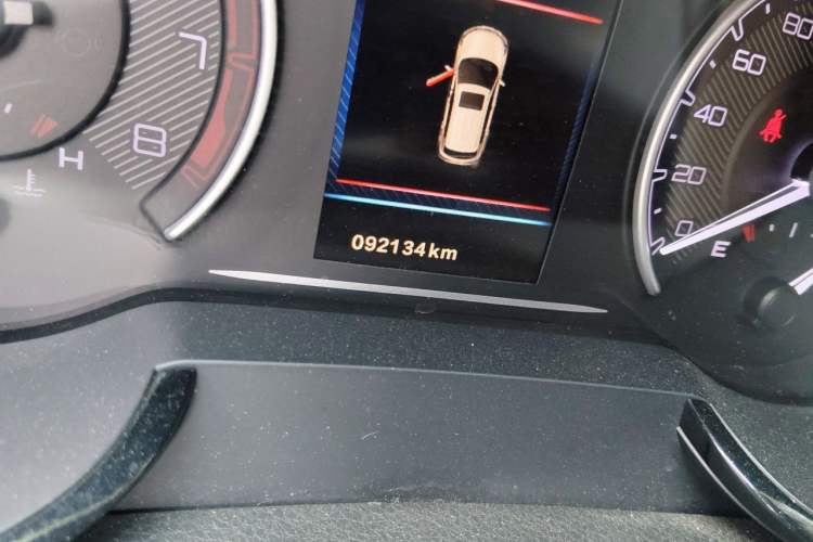 Used Dongfeng Aeolus AX7 2018 Classic 1.6T Automatic Luxury Model Odometer Close Up