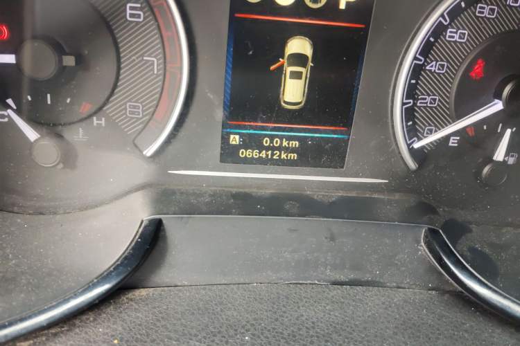 Used Dongfeng Aeolus AX7 2018 Classic 1.6T Automatic Luxury Model Odometer Close Up
