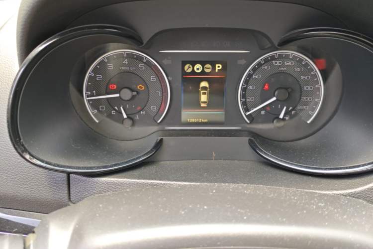 Used Dongfeng Aeolus AX7 2018 Classic 1.6T Automatic Elite Model Odometer Close Up