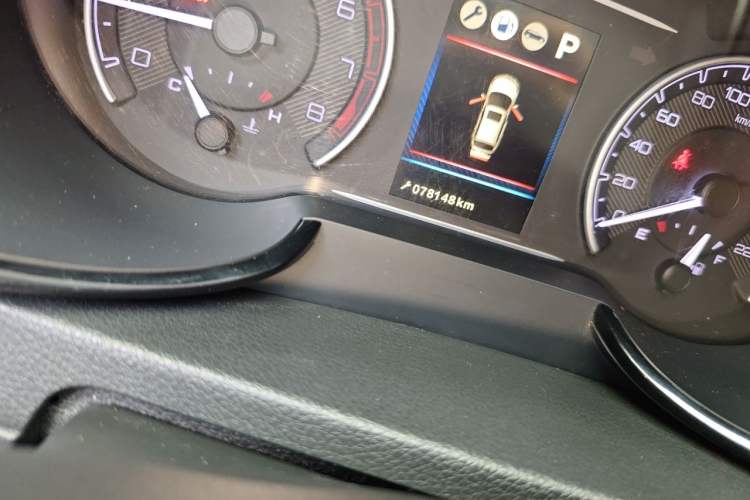 Used Dongfeng Aeolus AX7 2018 Classic 1.6T Automatic Luxury Model Odometer Close Up