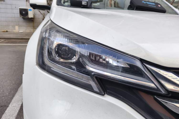 Used Dongfeng Aeolus AX7 2018 Classic 1.6T Automatic Luxury Model Right Front Headlight