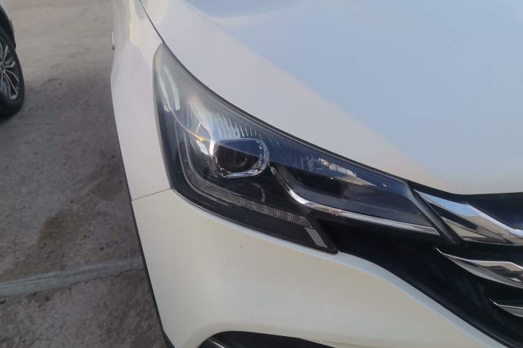 Used Dongfeng Aeolus AX7 2018 Classic 1.6T Automatic Luxury Model Right Front Headlight