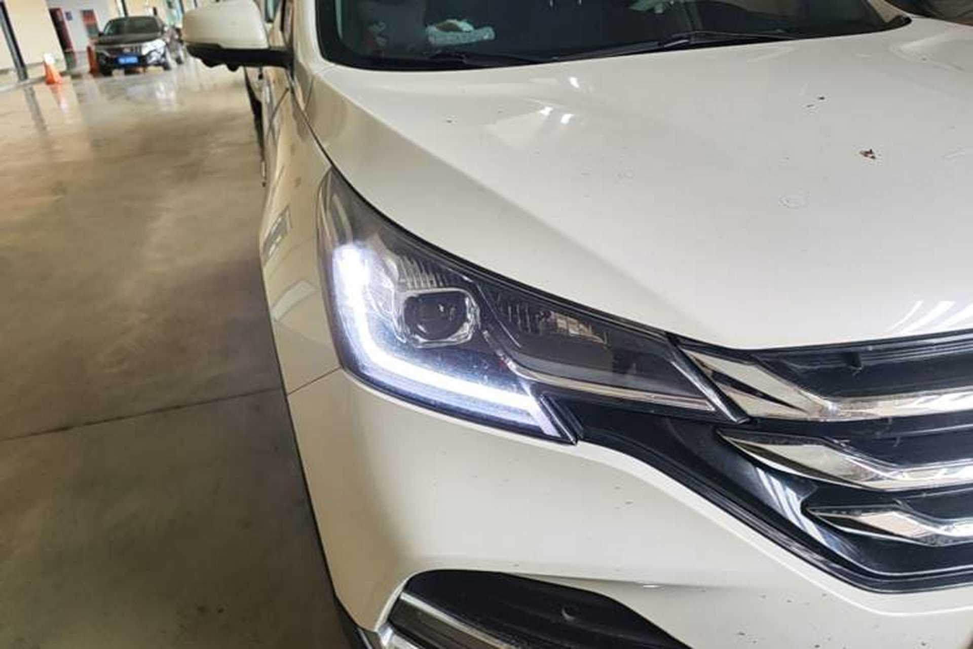 Used Dongfeng Aeolus AX7 2018 Classic 1.6T Automatic Prestige Model Right Front Headlight