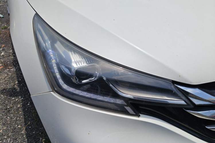 Used Dongfeng Aeolus AX7 2018 Classic 1.6T Automatic Elite Model Right Front Headlight