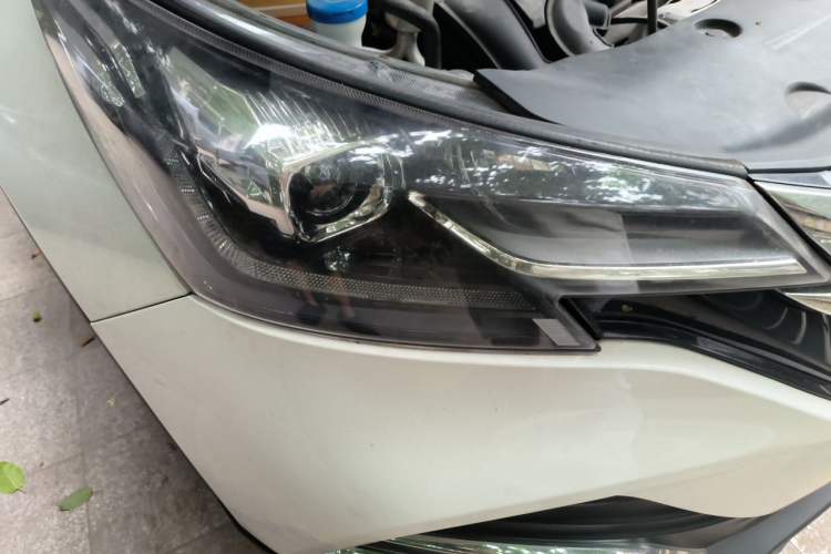 Used Dongfeng Aeolus AX7 2018 Classic 1.6T Automatic Luxury Model Right Front Headlight