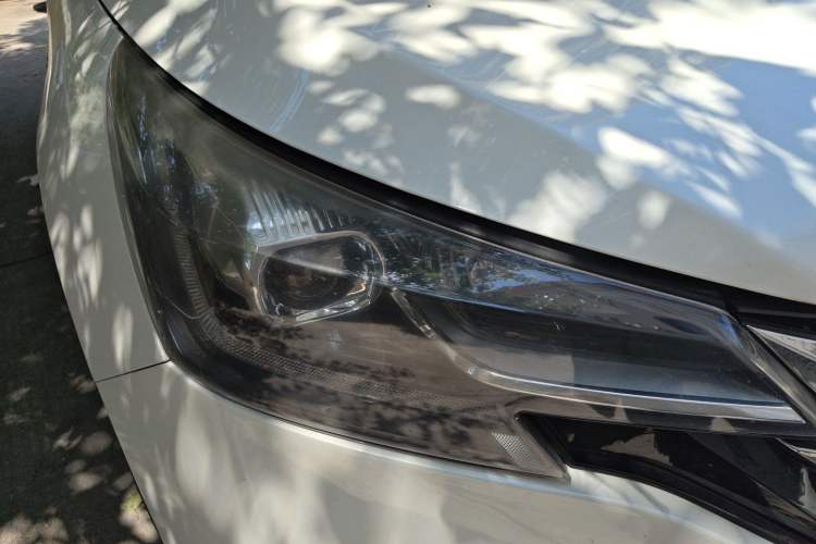 Used Dongfeng Aeolus AX7 2018 Classic 1.6T Automatic Luxury Model Right Front Headlight