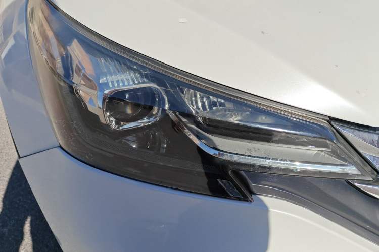 Used Dongfeng Aeolus AX7 2018 Classic 1.6T Automatic Luxury Model Right Front Headlight