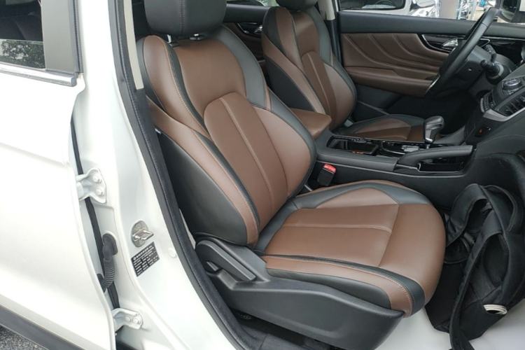 Used Dongfeng Aeolus AX7 2018 Classic 1.6T Automatic Luxury Model Right Front Seat