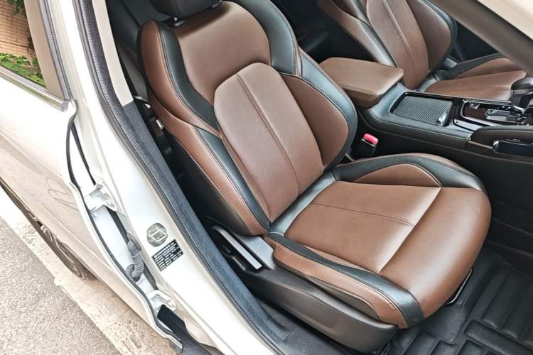 Used Dongfeng Aeolus AX7 2018 Classic 1.6T Automatic Luxury Model Right Front Seat
