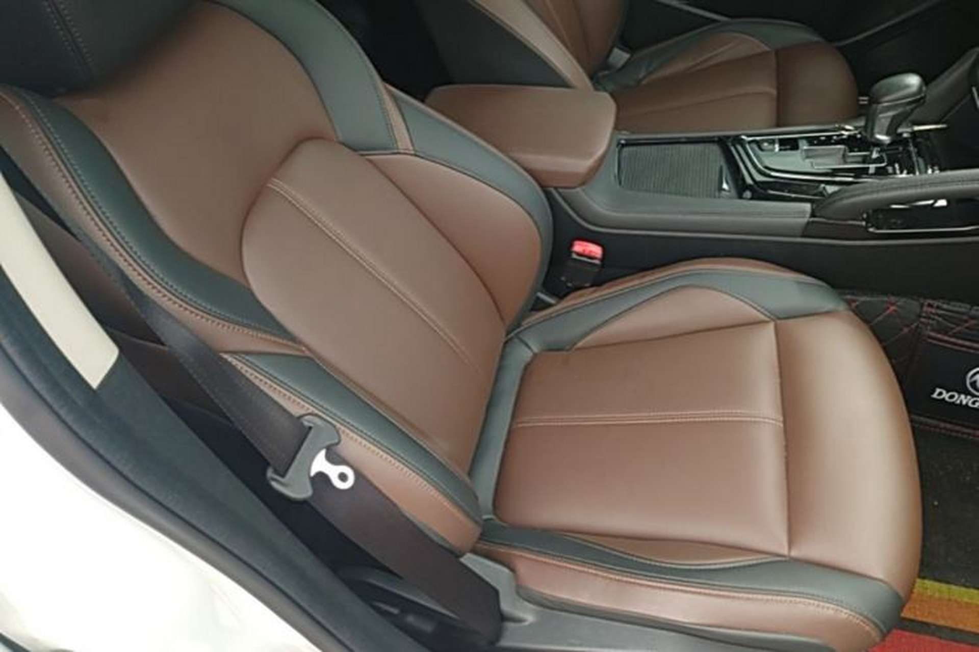 Used Dongfeng Aeolus AX7 2018 Classic 1.6T Automatic Elite Model Right Front Seat