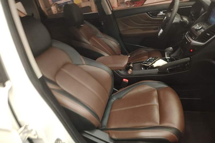 Used Dongfeng Aeolus AX7 2018 Classic 1.6T Automatic Elite Model Right Front Seat