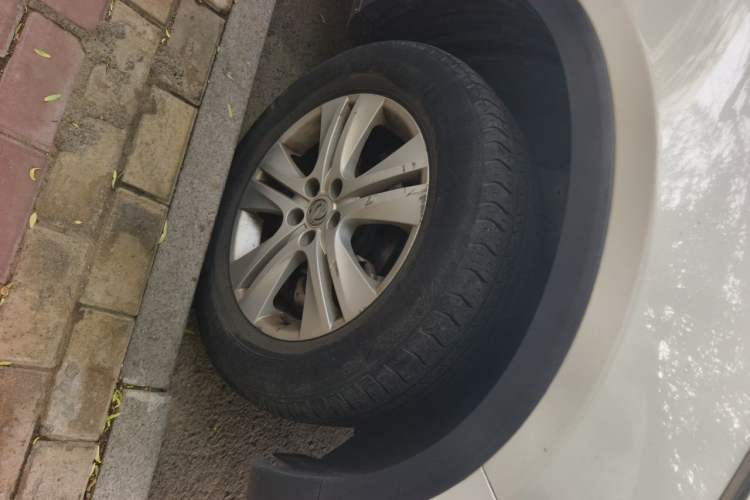 Used Dongfeng Aeolus AX7 2018 Classic 1.4T Manual Advanced Model Right Front Wheel Hub