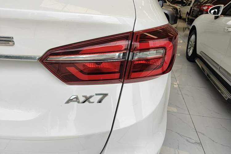 Used Dongfeng Aeolus AX7 2018 Classic 1.6T Automatic Luxury Model Right Rear Taillight