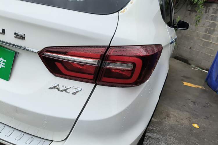 Used Dongfeng Aeolus AX7 2018 Classic 1.6T Automatic Luxury Model Right Rear Taillight