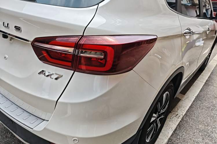 Used Dongfeng Aeolus AX7 2018 Classic 1.6T Automatic Luxury Model Right Rear Taillight
