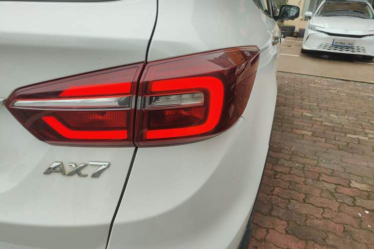 Used Dongfeng Aeolus AX7 2018 Classic 1.6T Automatic Luxury Model Right Rear Taillight