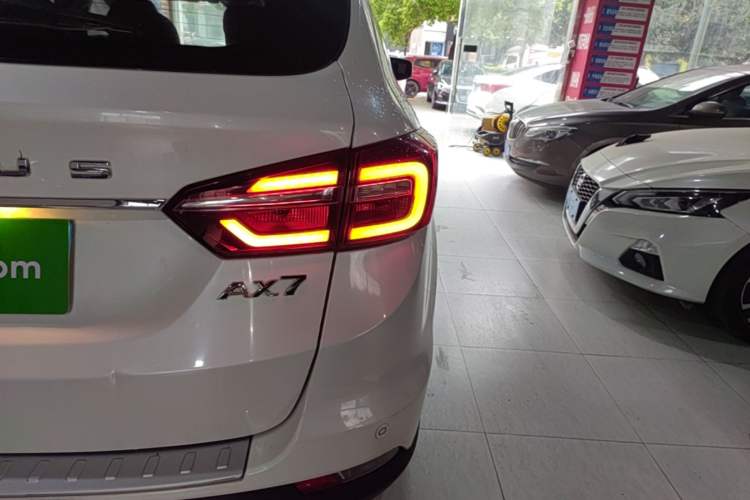 Used Dongfeng Aeolus AX7 2018 Classic 1.6T Automatic Elite Model Right Rear Taillight