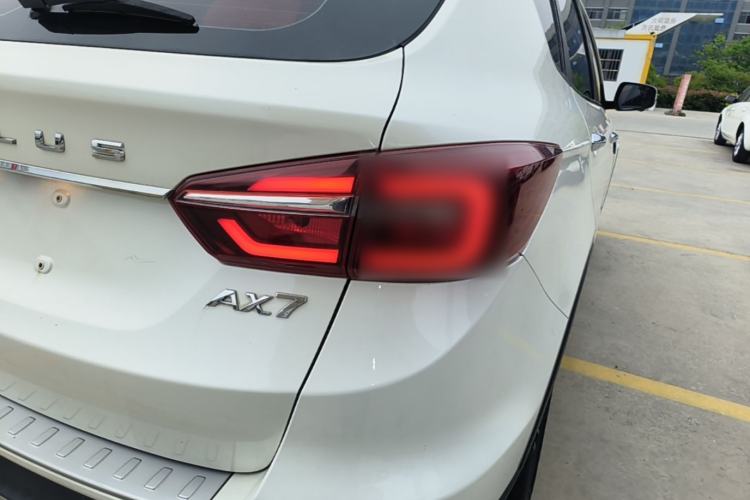 Used Dongfeng Aeolus AX7 2018 Classic 1.6T Automatic Luxury Model Right Rear Taillight