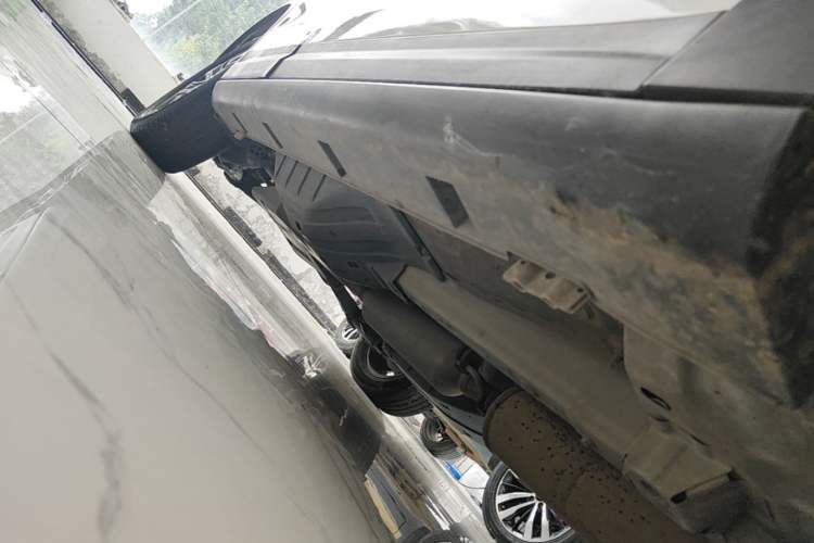 Used Dongfeng Aeolus AX7 2018 Classic 1.6T Automatic Luxury Model Right Side Sill