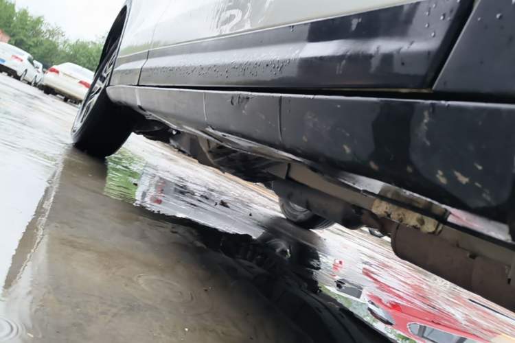 Used Dongfeng Aeolus AX7 2018 Classic 1.6T Automatic Luxury Model Right Side Sill