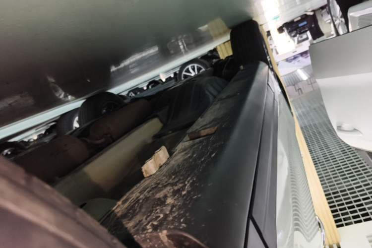 Used Dongfeng Aeolus AX7 2018 Classic 1.6T Automatic Elite Model Right Side Sill