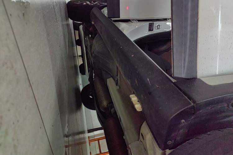 Used Dongfeng Aeolus AX7 2018 Classic 1.6T Automatic Elite Model Right Side Sill