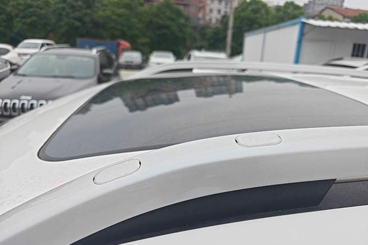 Used Dongfeng Aeolus AX7 2018 Classic 1.6T Automatic Luxury Model Roof