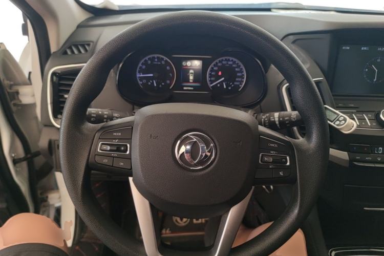 Used Dongfeng Aeolus AX7 2018 Classic 1.6T Automatic Elite Model Steering Wheel