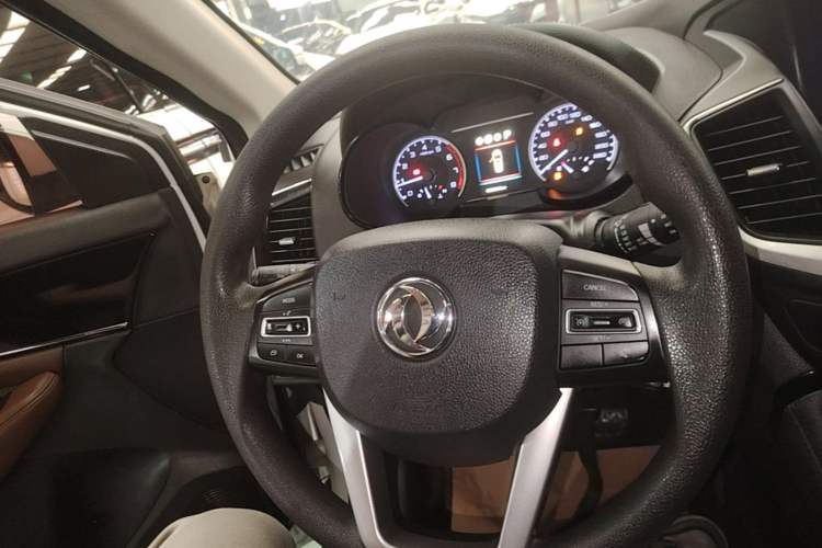 Used Dongfeng Aeolus AX7 2018 Classic 1.6T Automatic Elite Model Steering Wheel