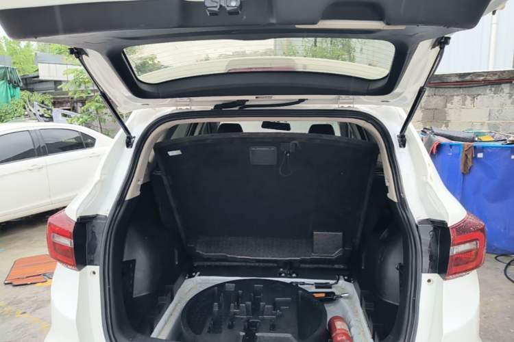 Used Dongfeng Aeolus AX7 2018 Classic 1.6T Automatic Luxury Model Trunk