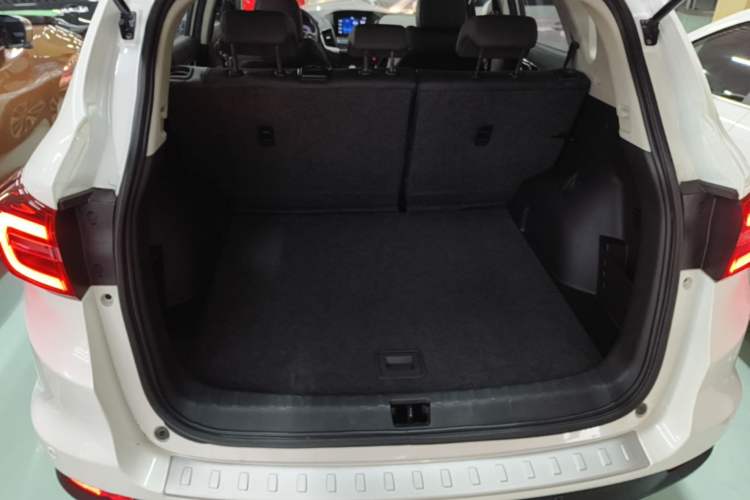 Used Dongfeng Aeolus AX7 2018 Classic 1.6T Automatic Elite Model Trunk