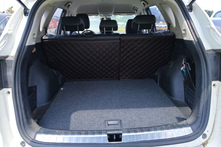 Used Dongfeng Aeolus AX7 2018 Classic 1.6T Automatic Elite Model Trunk