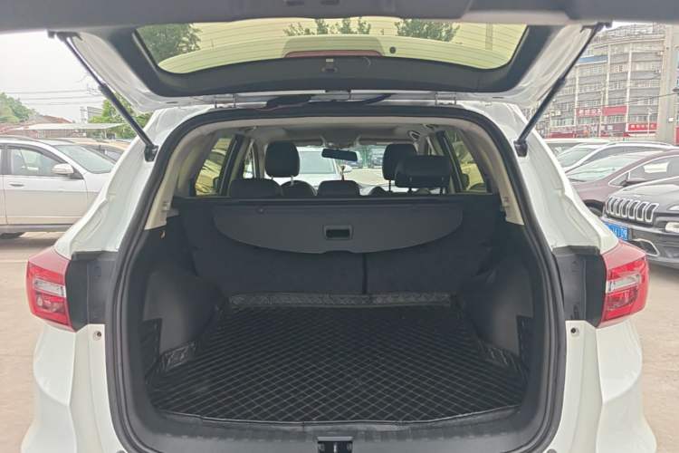 Used Dongfeng Aeolus AX7 2018 Classic 1.6T Automatic Luxury Model Trunk