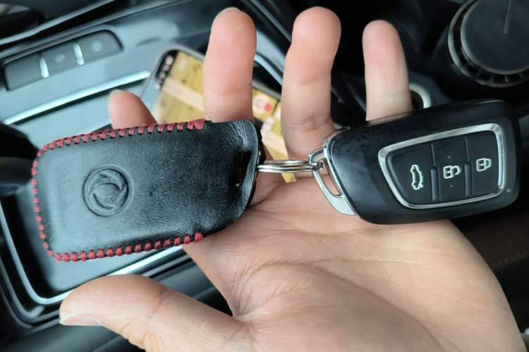 Used Dongfeng Aeolus AX7 2018 Classic 1.6T Automatic Luxury Model Vehicle Key