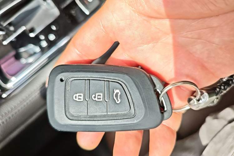 Used Dongfeng Aeolus AX7 2018 Classic 1.6T Automatic Luxury Model Vehicle Key
