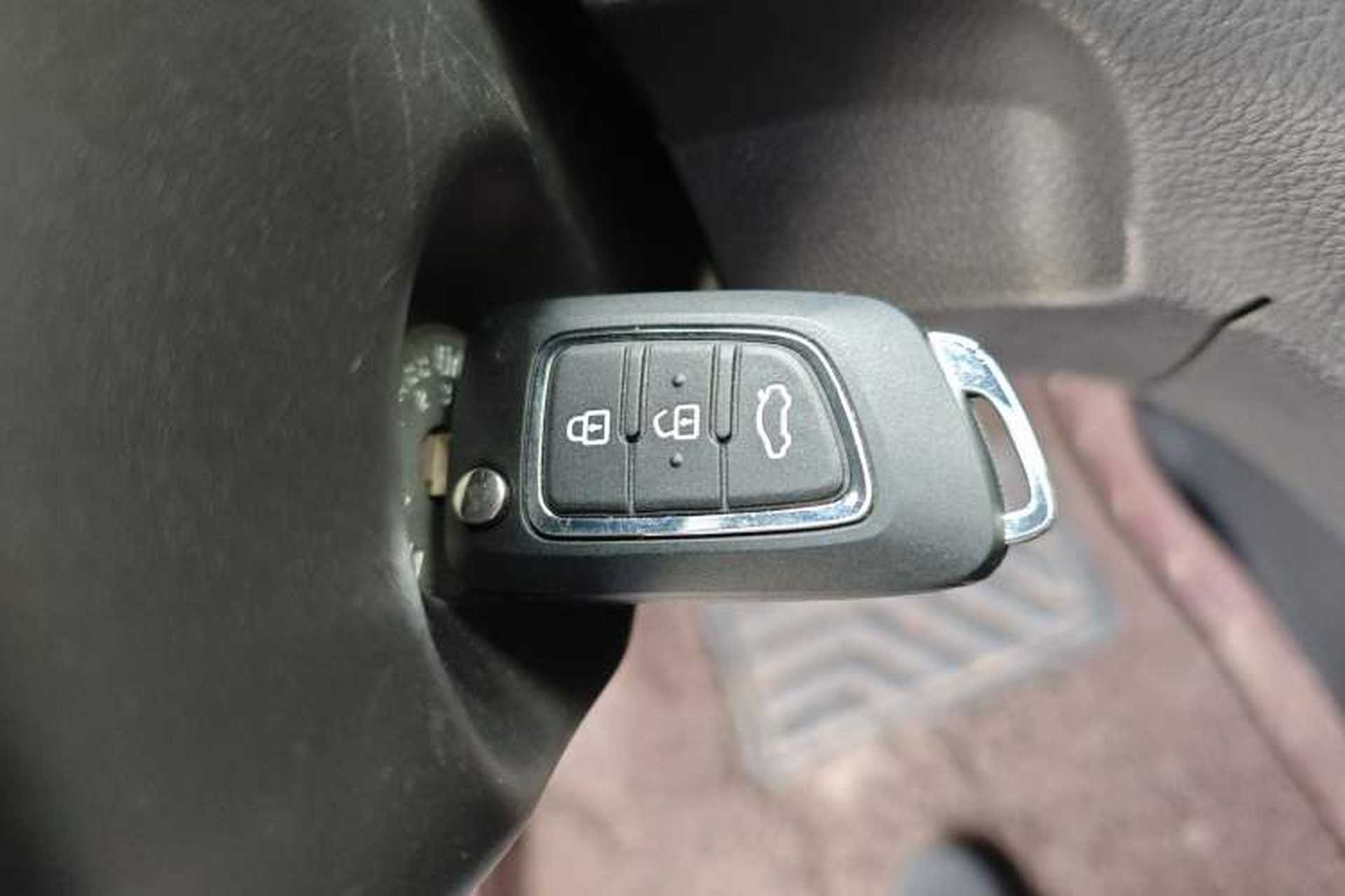 Used Dongfeng Aeolus AX7 2018 Classic 1.6T Automatic Elite Model Vehicle Key