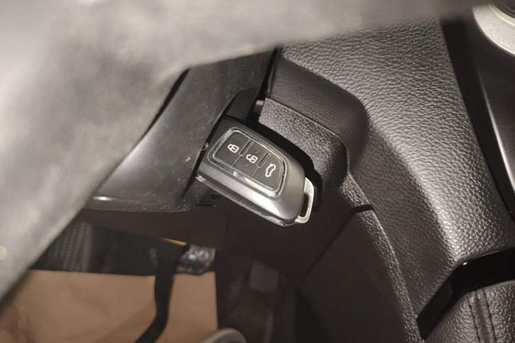 Used Dongfeng Aeolus AX7 2018 Classic 1.6T Automatic Elite Model Vehicle Key