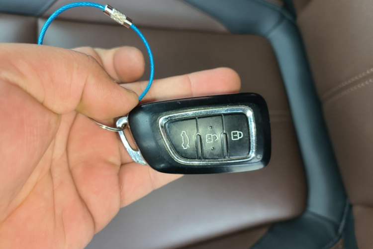 Used Dongfeng Aeolus AX7 2018 Classic 1.6T Automatic Luxury Model Vehicle Key
